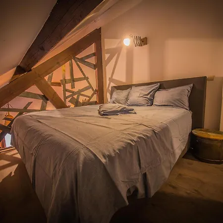 Au Cochon Perch In The Centre Of Holiday home